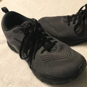 Mens Brooks Revel 5 size 11 Black/Ebony/Black